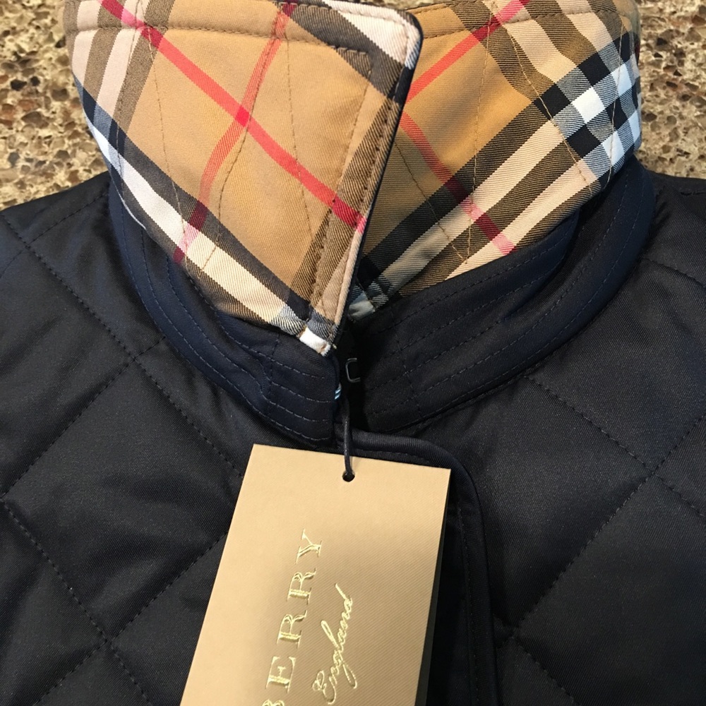 “Sold” !!!!!!!!!! Burberry Diamond Quilted Jacket - Picture 3 of 8